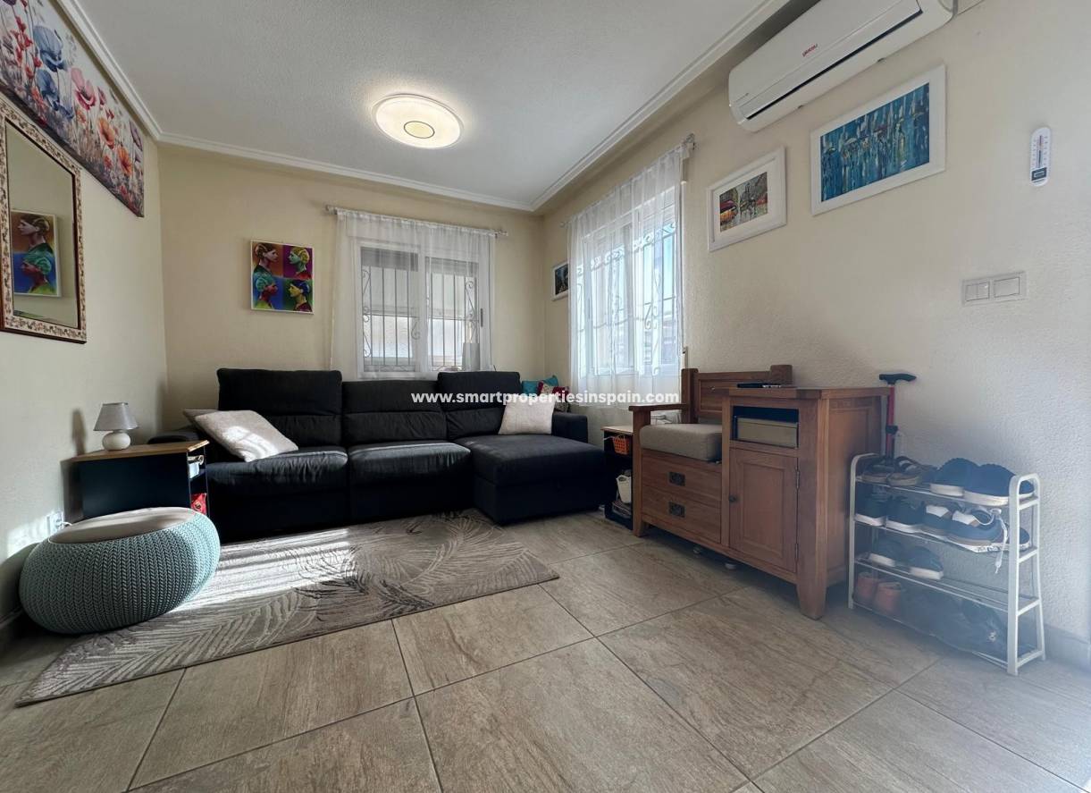 Wiederverkauf - Quad Villa - La Marina - Urbanización La Marina