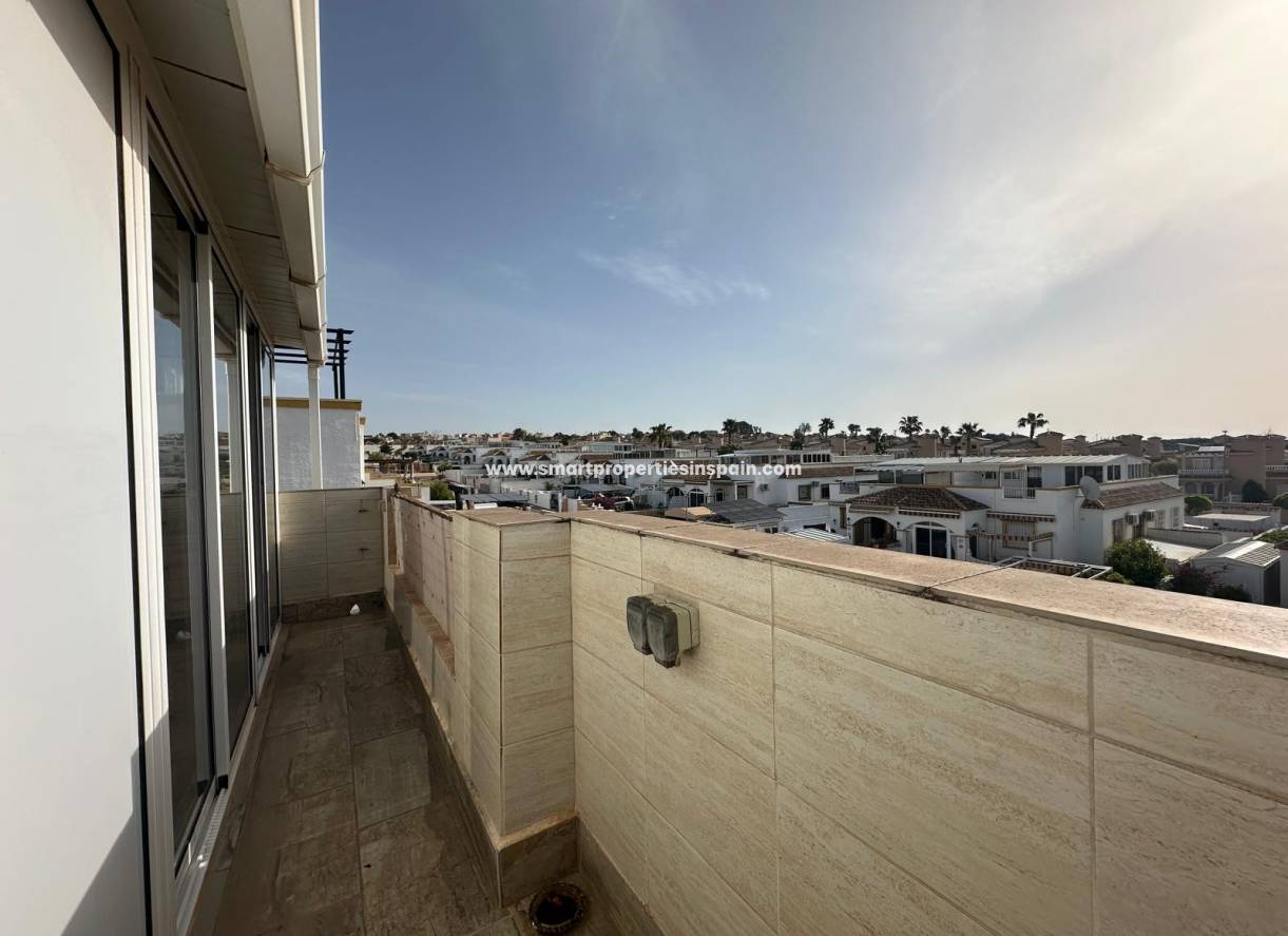 Wiederverkauf - Quad Villa - La Marina - Urbanización La Marina