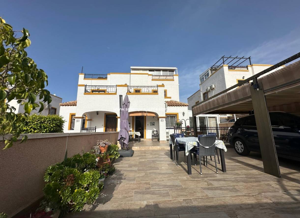 Wiederverkauf - Quad Villa - La Marina - Urbanización La Marina