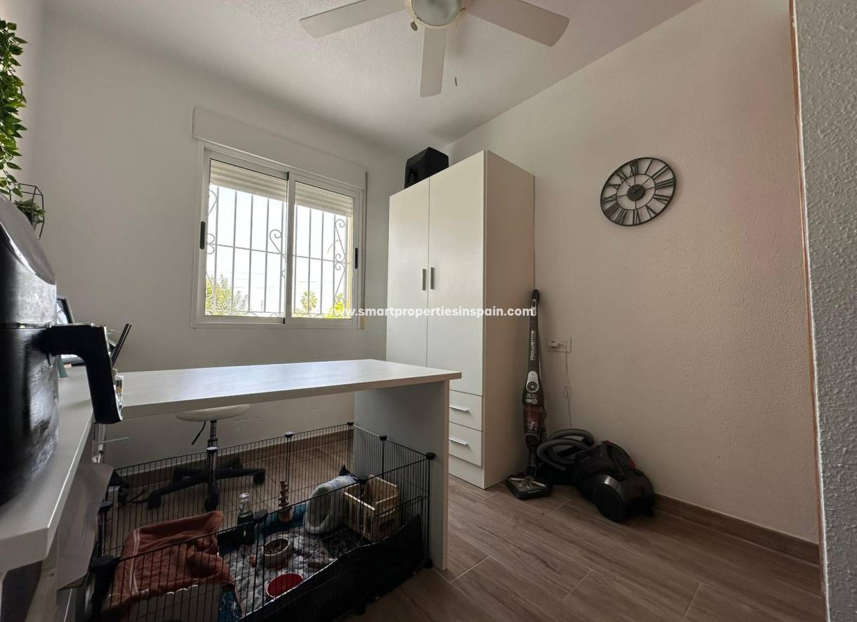 Wiederverkauf - Quad Villa - La Marina - Urbanización La Marina