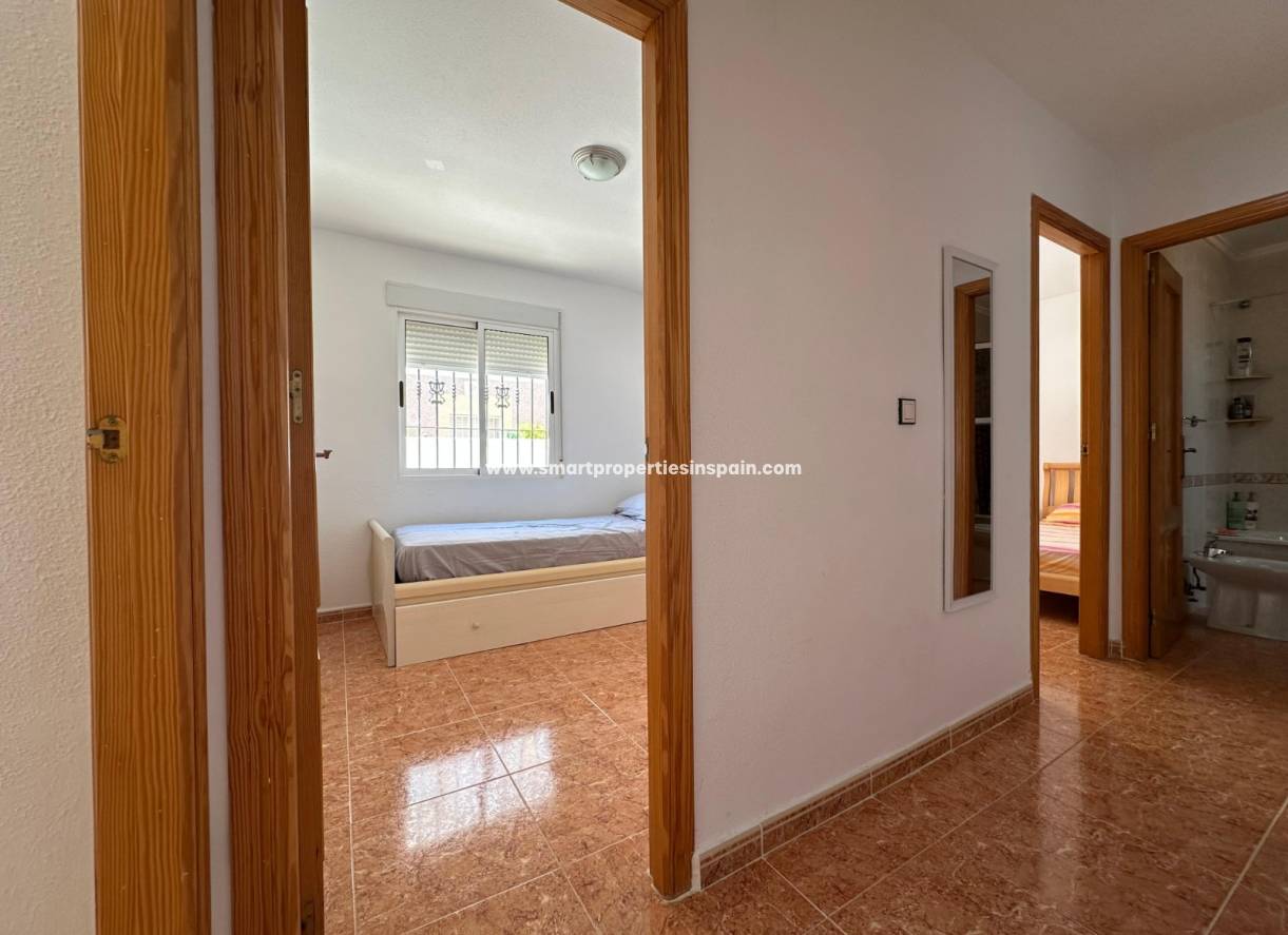 Wiederverkauf - Quad Villa - La Marina - Urbanización La Marina