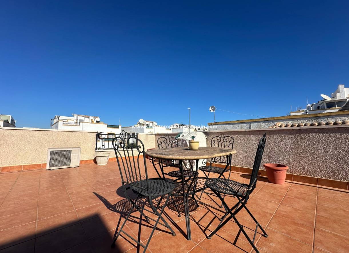 Wiederverkauf - Quad Villa - La Marina - Urbanización La Marina