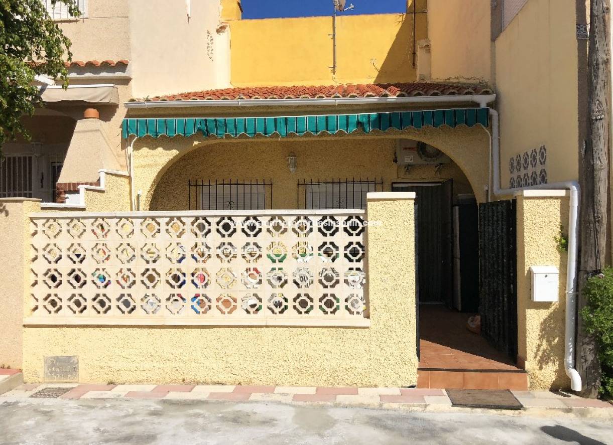 Wiederverkauf - Reihenhaus - La Marina - Urbanización La Marina