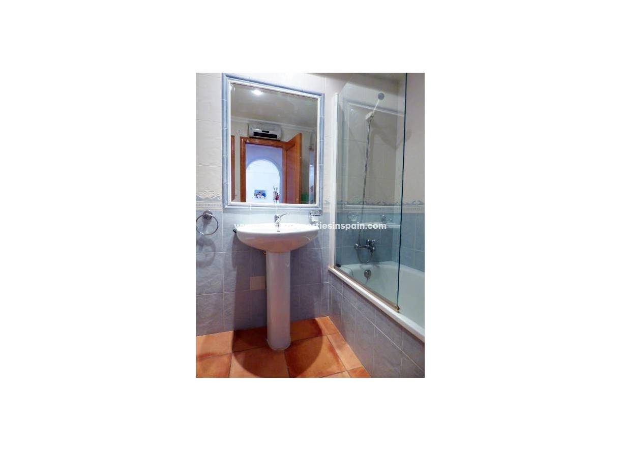 Wiederverkauf - Reihenhaus - La Marina - Urbanización La Marina