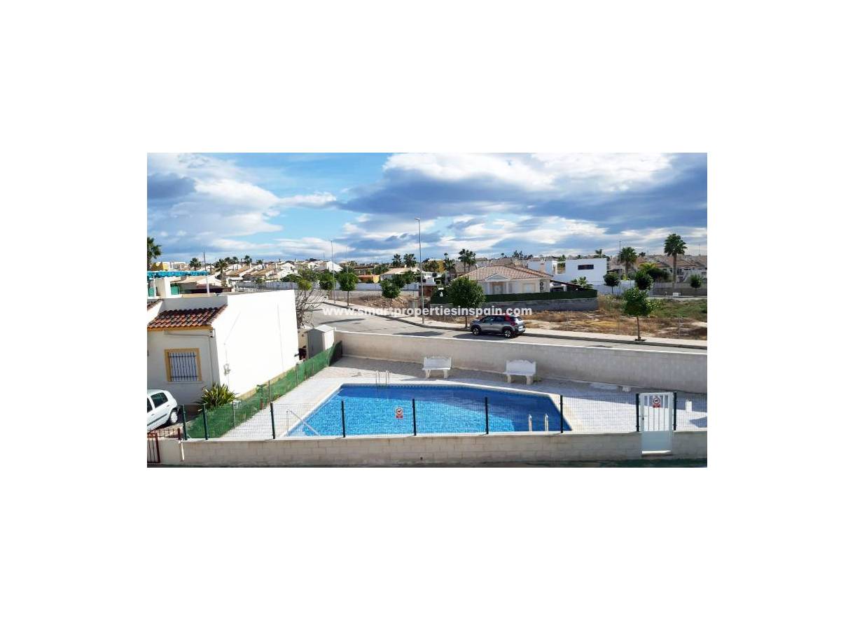 Wiederverkauf - Reihenhaus - La Marina - Urbanización La Marina