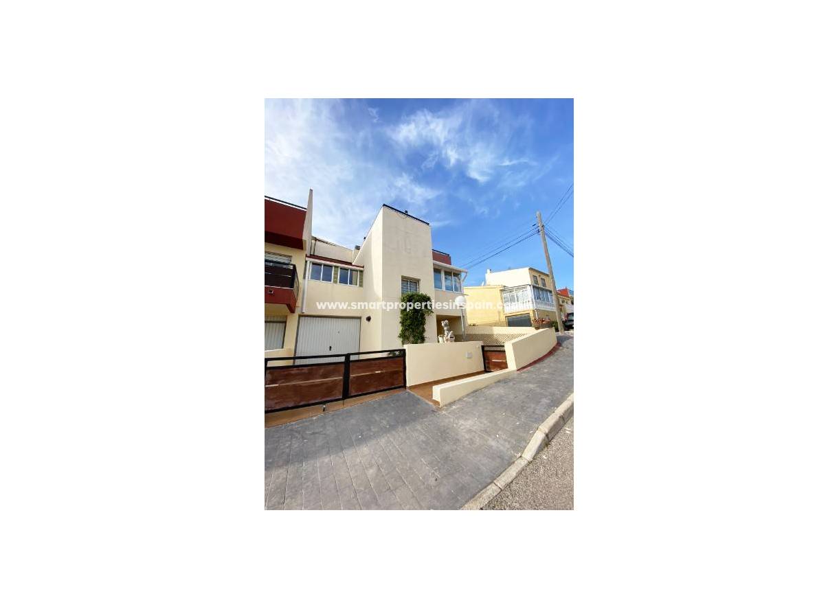 Wiederverkauf - Reihenhaus - La Marina - Urbanización La Marina