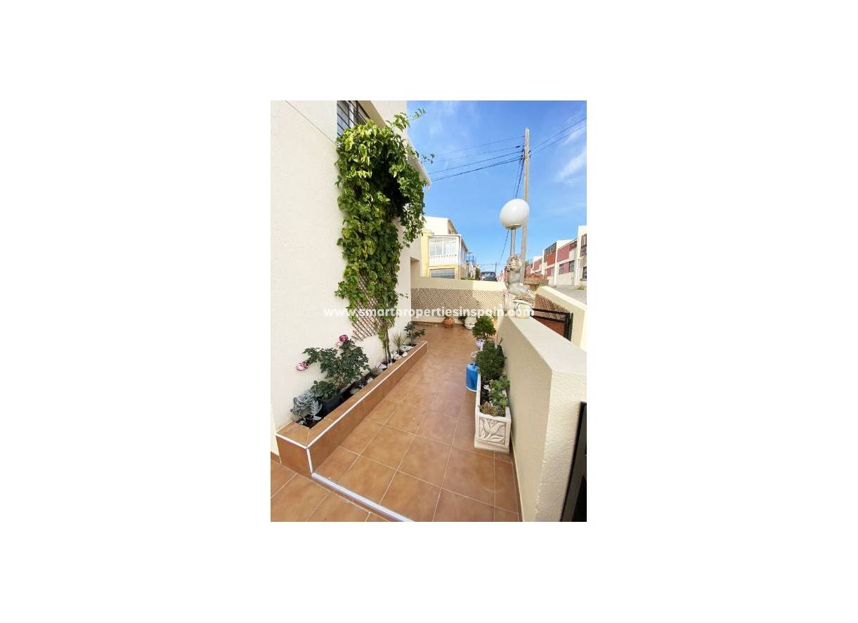 Wiederverkauf - Reihenhaus - La Marina - Urbanización La Marina