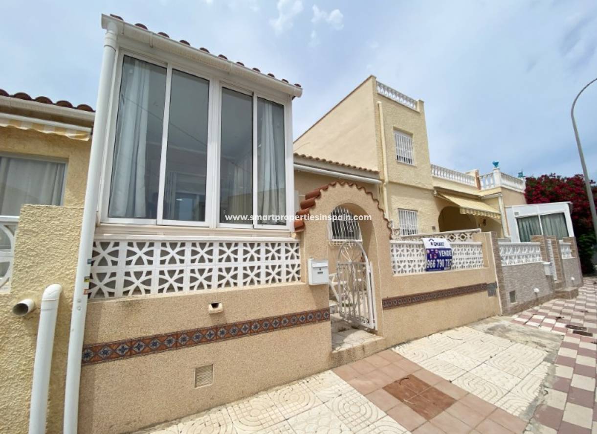 Wiederverkauf - Reihenhaus - La Marina - Urbanización La Marina