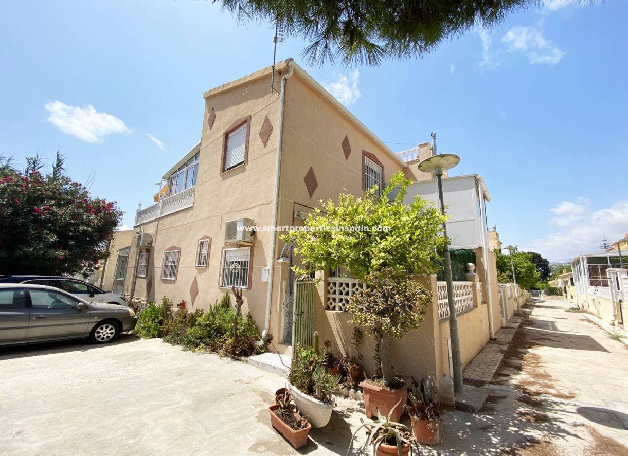 Wiederverkauf - Reihenhaus - La Marina - Urbanización La Marina