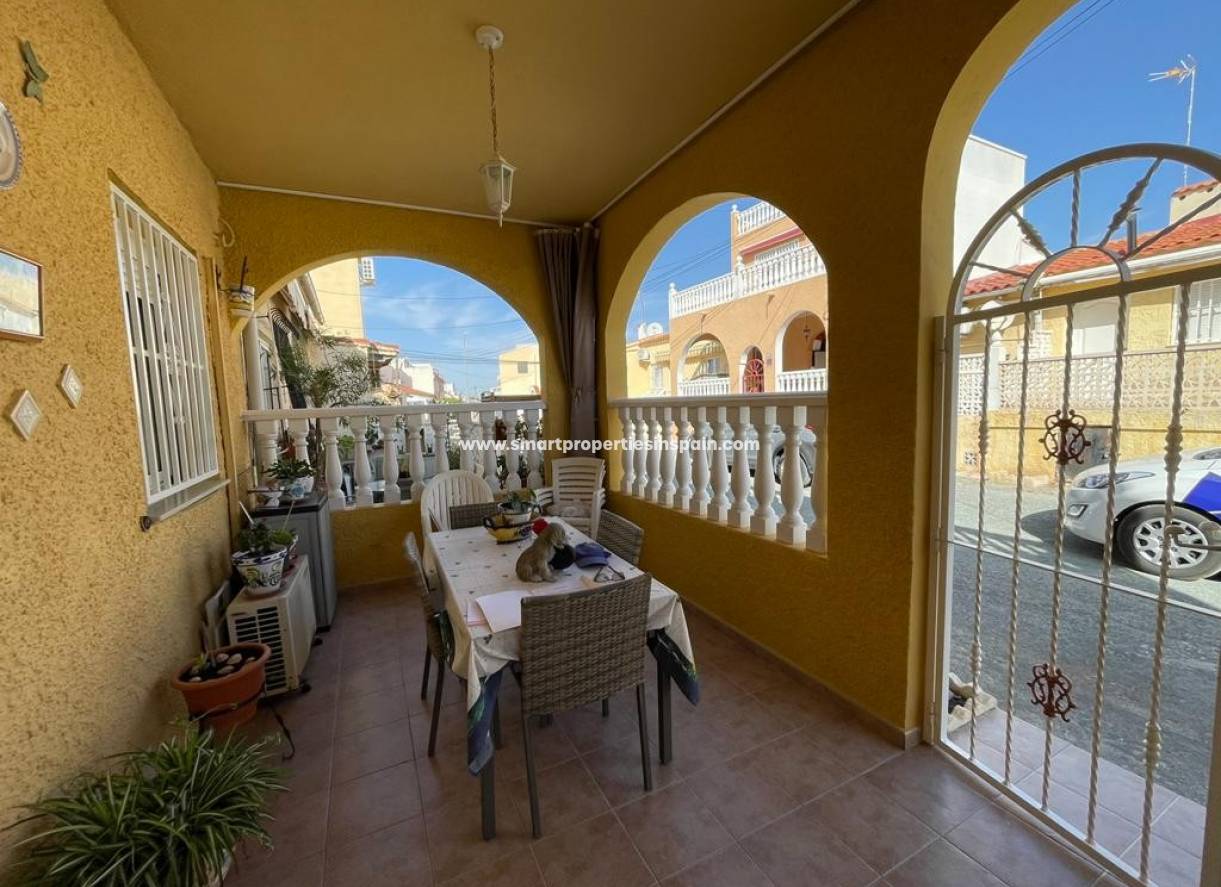 Wiederverkauf - Reihenhaus - La Marina - Urbanización La Marina