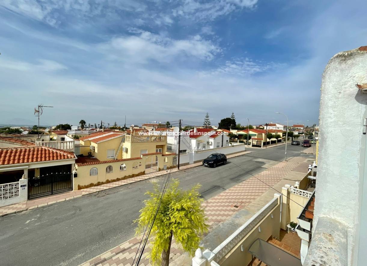 Wiederverkauf - Reihenhaus - La Marina - Urbanización La Marina