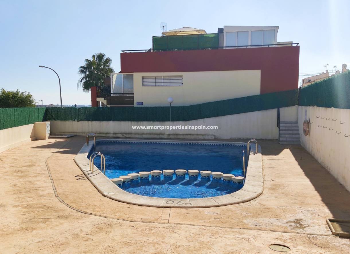 Wiederverkauf - Reihenhaus - La Marina - Urbanización La Marina