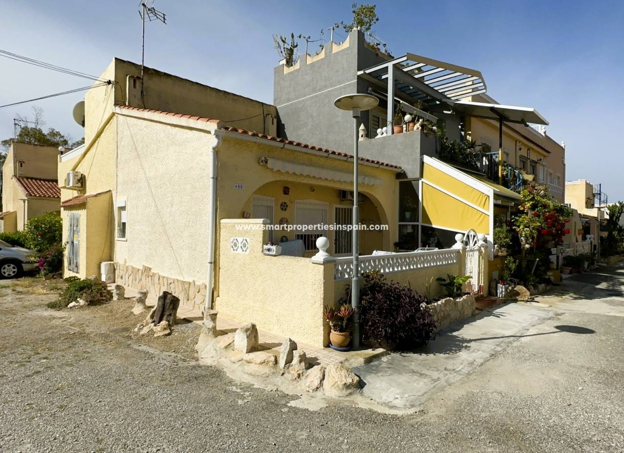 Wiederverkauf - Reihenhaus - La Marina - Urbanización La Marina