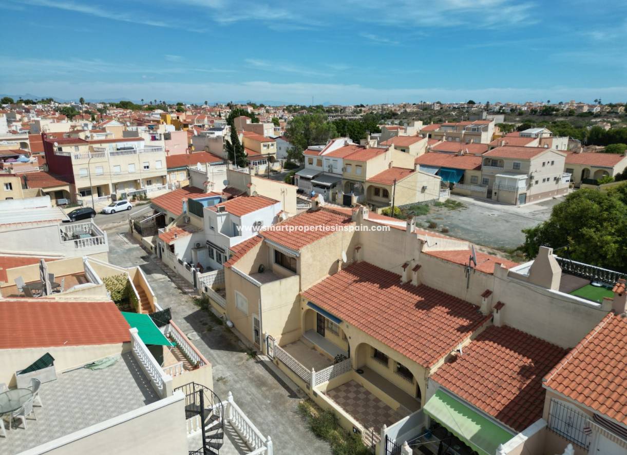 Wiederverkauf - Reihenhaus - La Marina - Urbanización La Marina