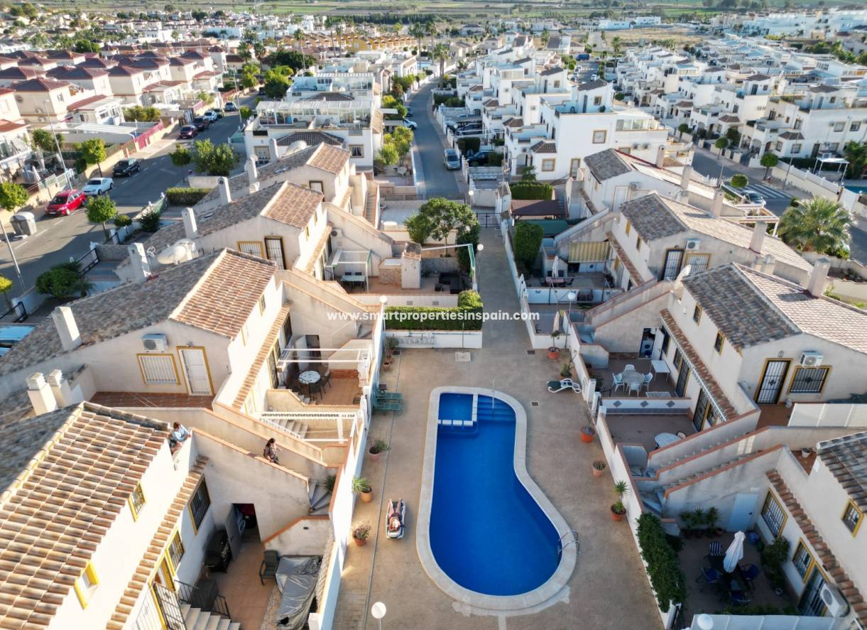 Wiederverkauf - Reihenhaus - La Marina - Urbanización La Marina
