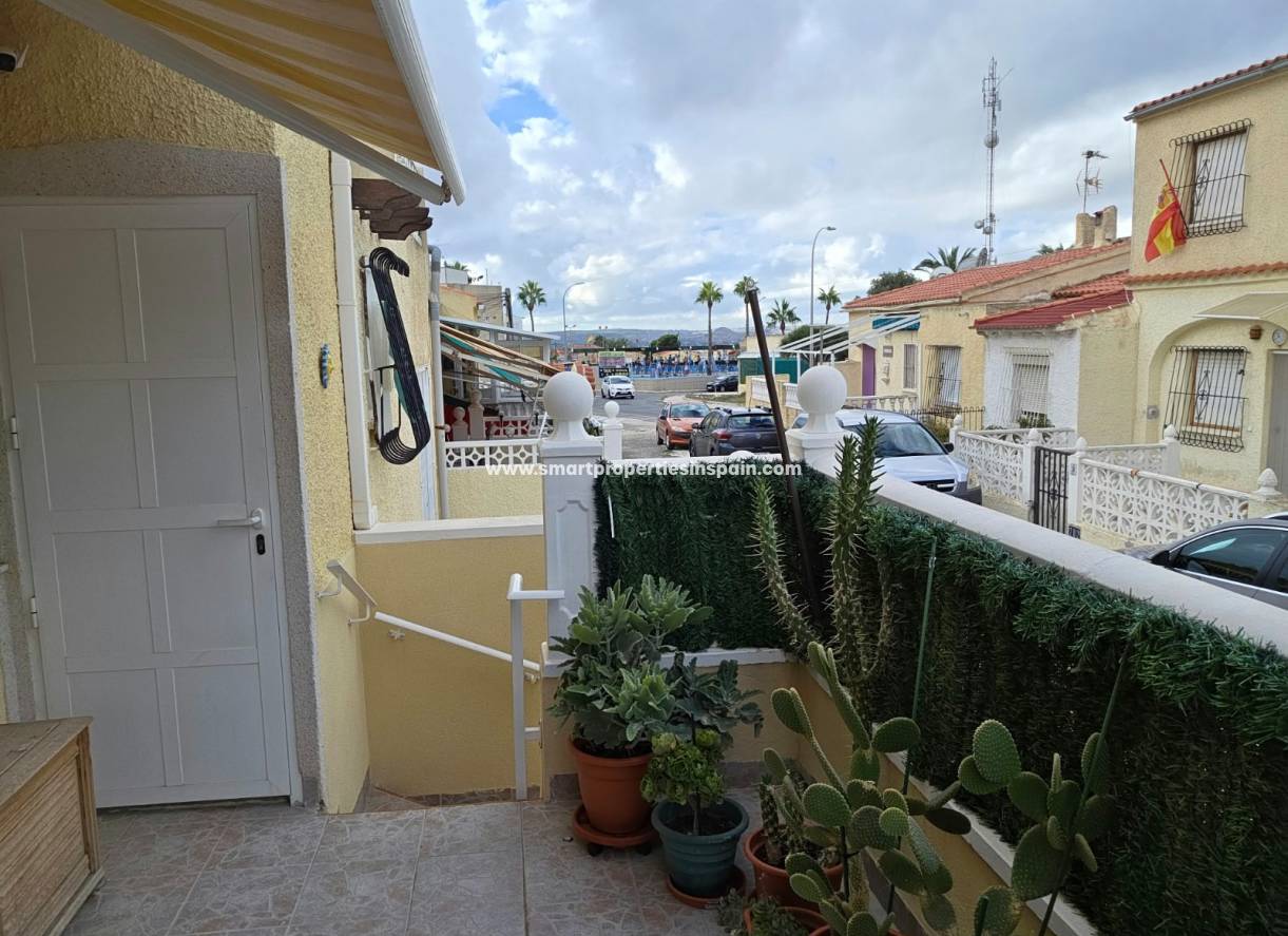 Wiederverkauf - Reihenhaus - La Marina - Urbanización La Marina