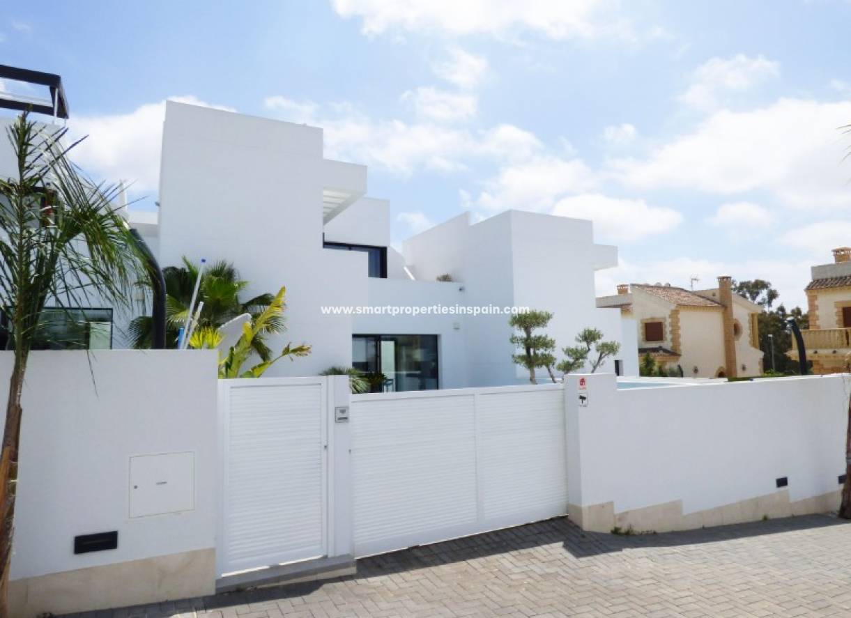 Wiederverkauf - Semi Detached Villa - La Marina - Urbanización La Marina