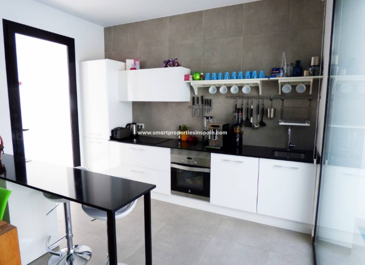 Wiederverkauf - Semi Detached Villa - La Marina - Urbanización La Marina