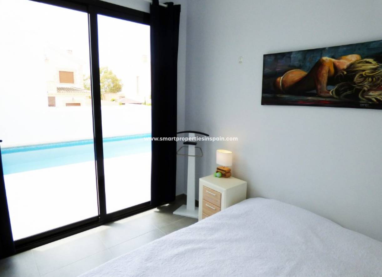 Wiederverkauf - Semi Detached Villa - La Marina - Urbanización La Marina