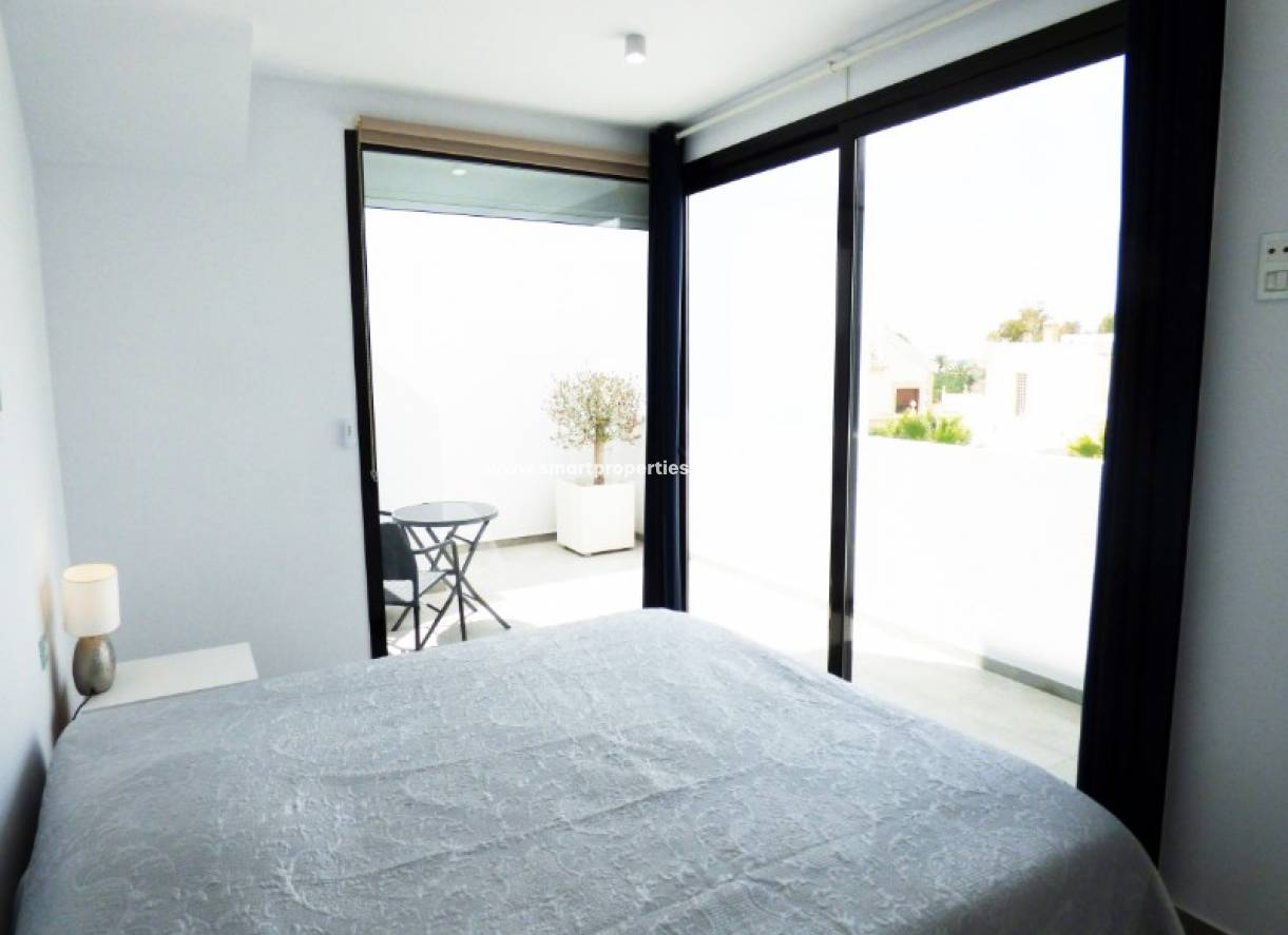 Wiederverkauf - Semi Detached Villa - La Marina - Urbanización La Marina