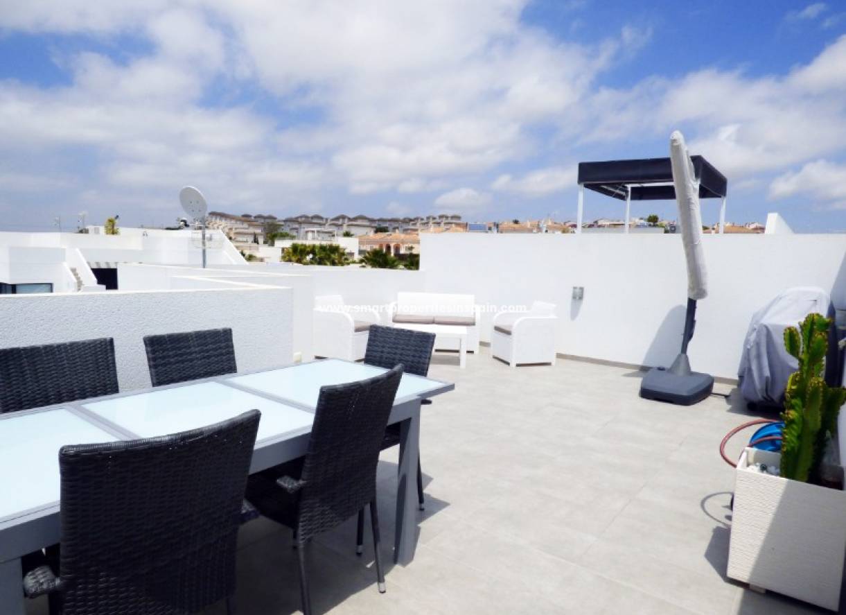 Wiederverkauf - Semi Detached Villa - La Marina - Urbanización La Marina