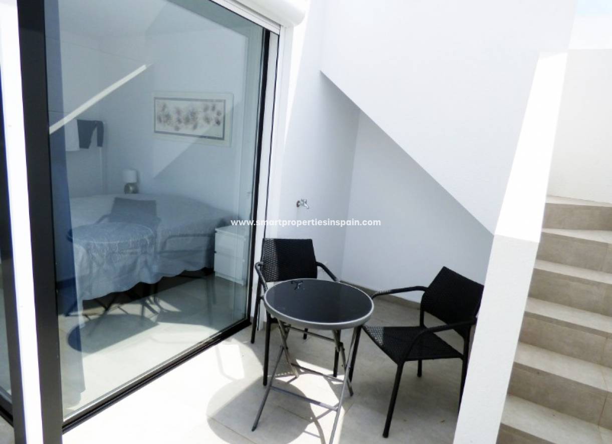 Wiederverkauf - Semi Detached Villa - La Marina - Urbanización La Marina