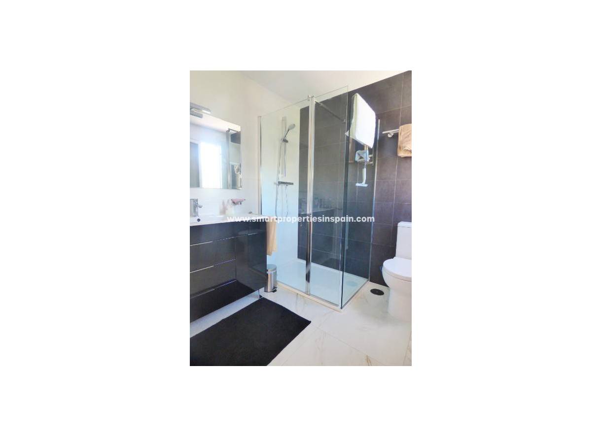 Wiederverkauf - Semi Detached Villa - La Marina - Urbanización La Marina