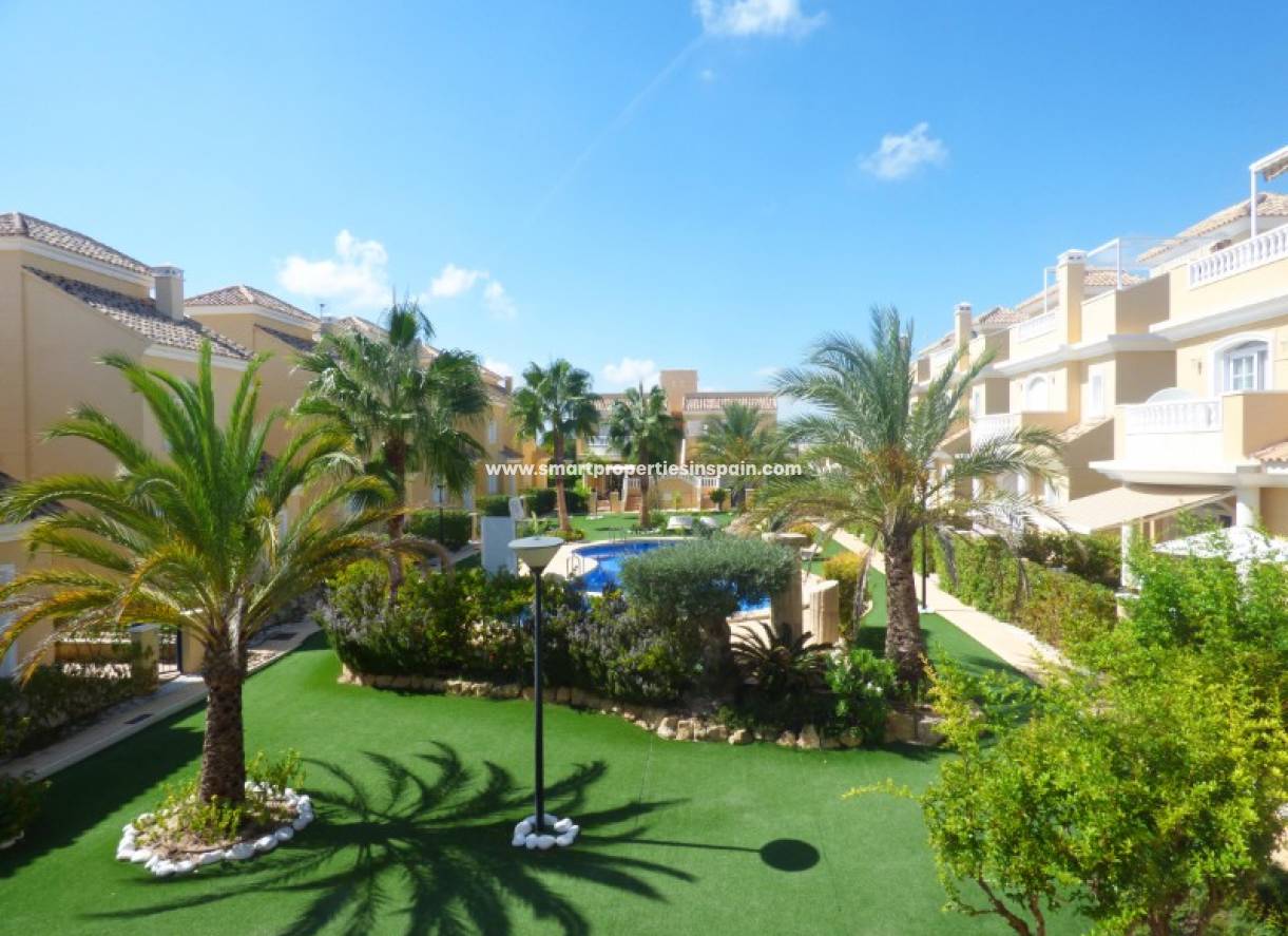 Wiederverkauf - Semi Detached Villa - La Marina - Urbanización La Marina