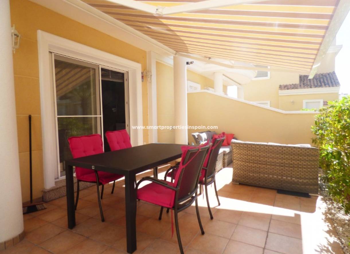 Wiederverkauf - Semi Detached Villa - La Marina - Urbanización La Marina