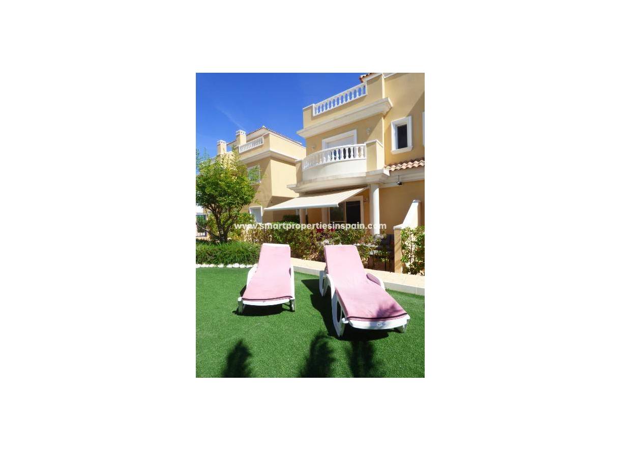 Wiederverkauf - Semi Detached Villa - La Marina - Urbanización La Marina