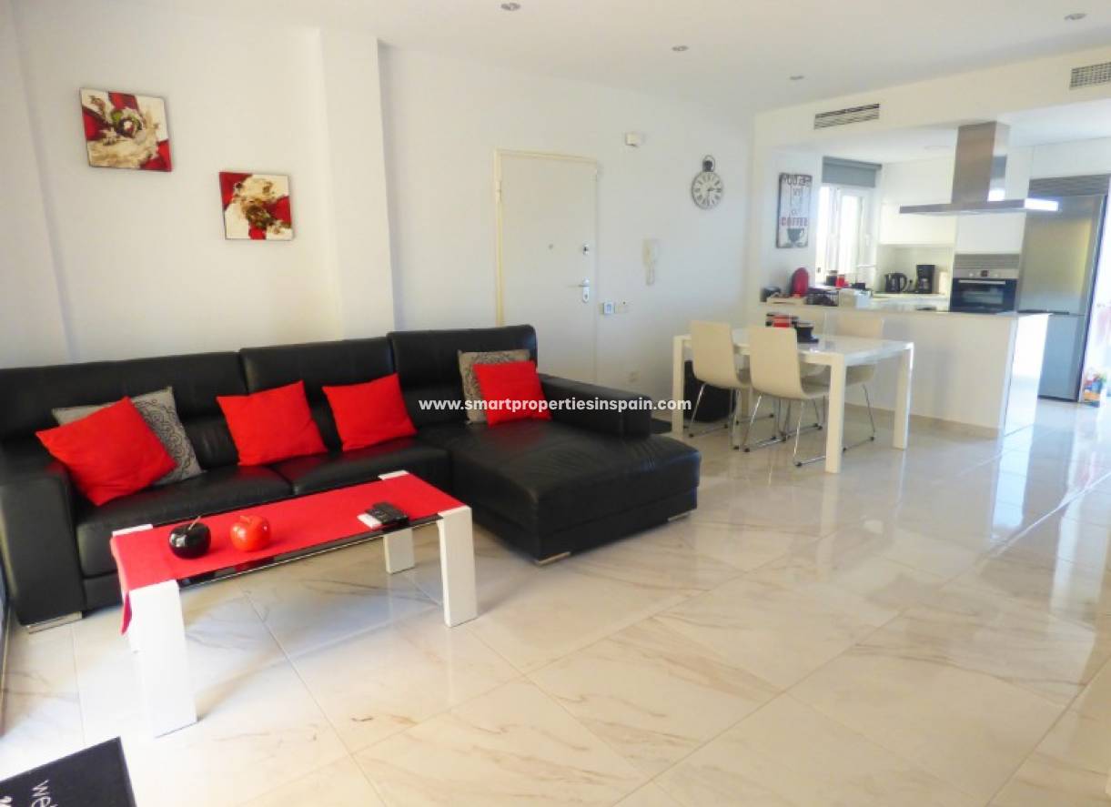 Wiederverkauf - Semi Detached Villa - La Marina - Urbanización La Marina