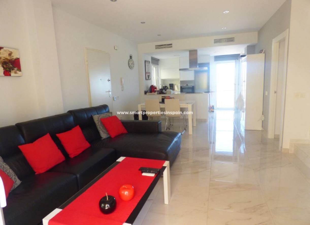 Wiederverkauf - Semi Detached Villa - La Marina - Urbanización La Marina
