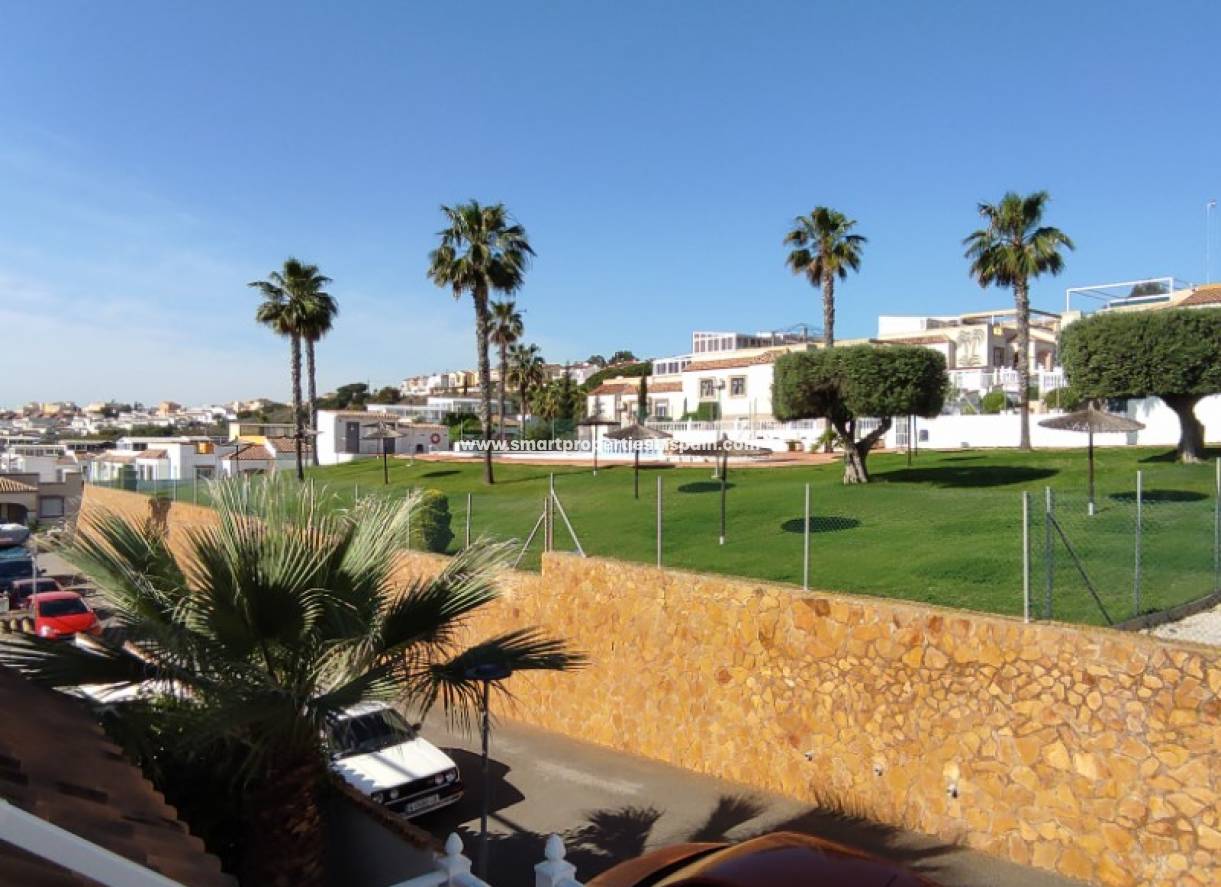 Wiederverkauf - Semi Detached Villa - La Marina - Urbanización La Marina