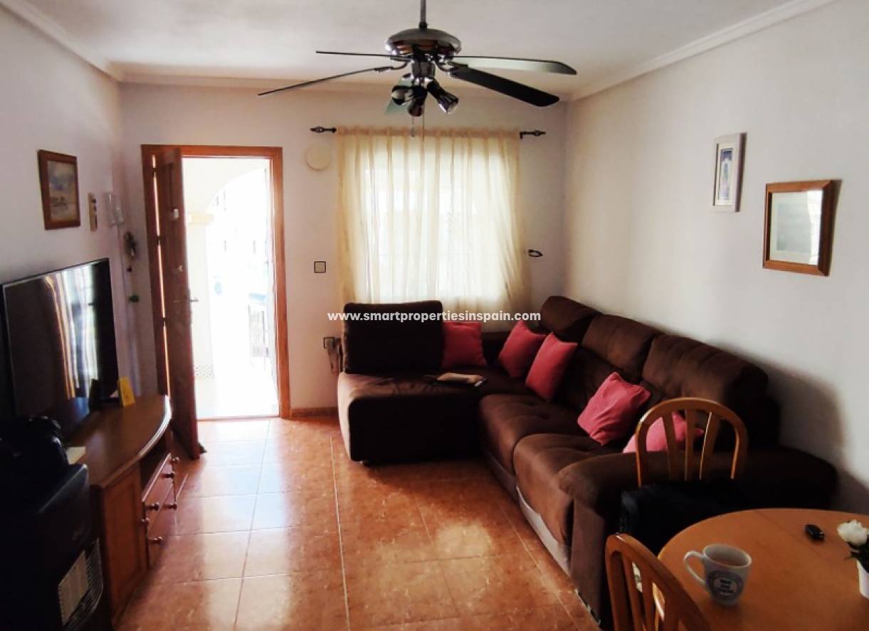 Wiederverkauf - Semi Detached Villa - La Marina - Urbanización La Marina