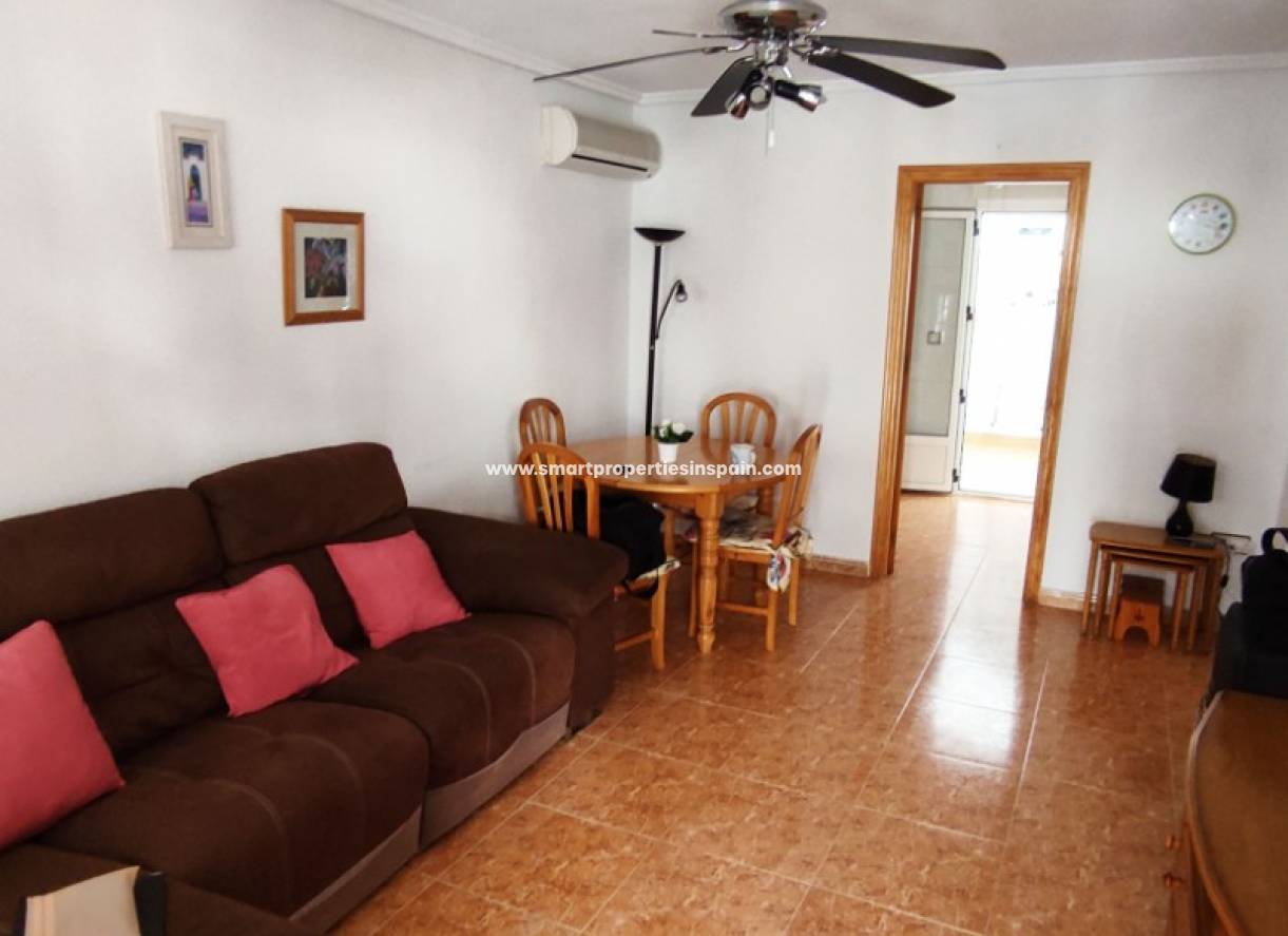 Wiederverkauf - Semi Detached Villa - La Marina - Urbanización La Marina