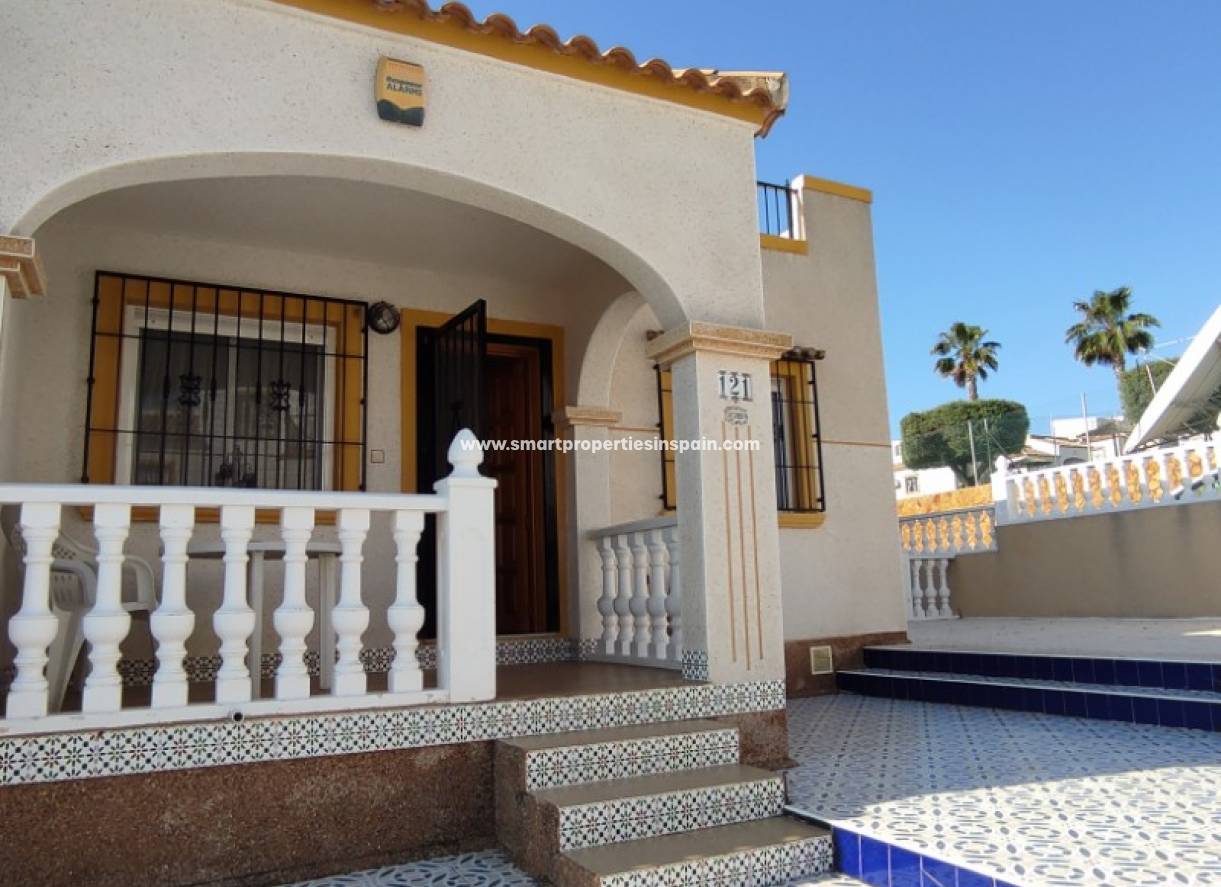 Wiederverkauf - Semi Detached Villa - La Marina - Urbanización La Marina