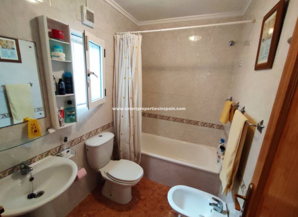 Wiederverkauf - Semi Detached Villa - La Marina - Urbanización La Marina