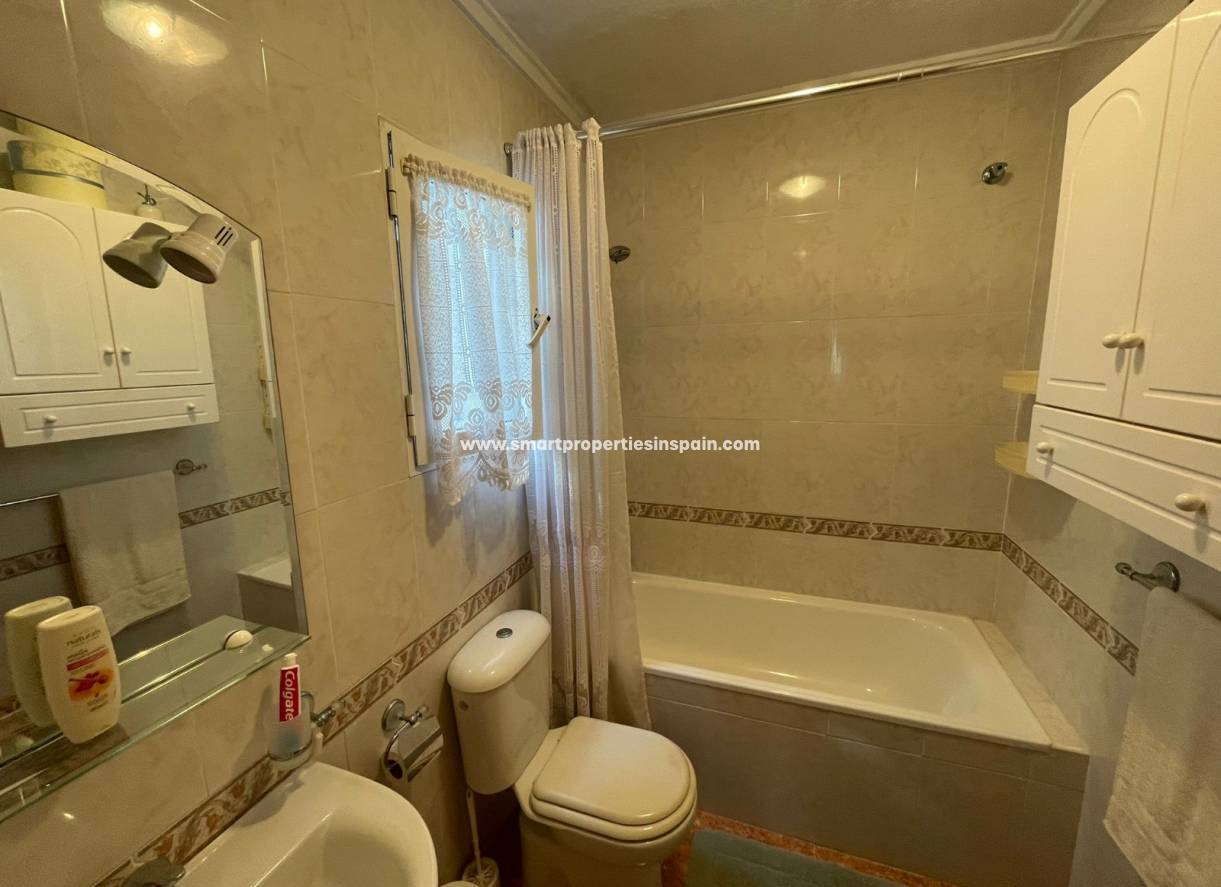 Wiederverkauf - Semi Detached Villa - La Marina - Urbanización La Marina
