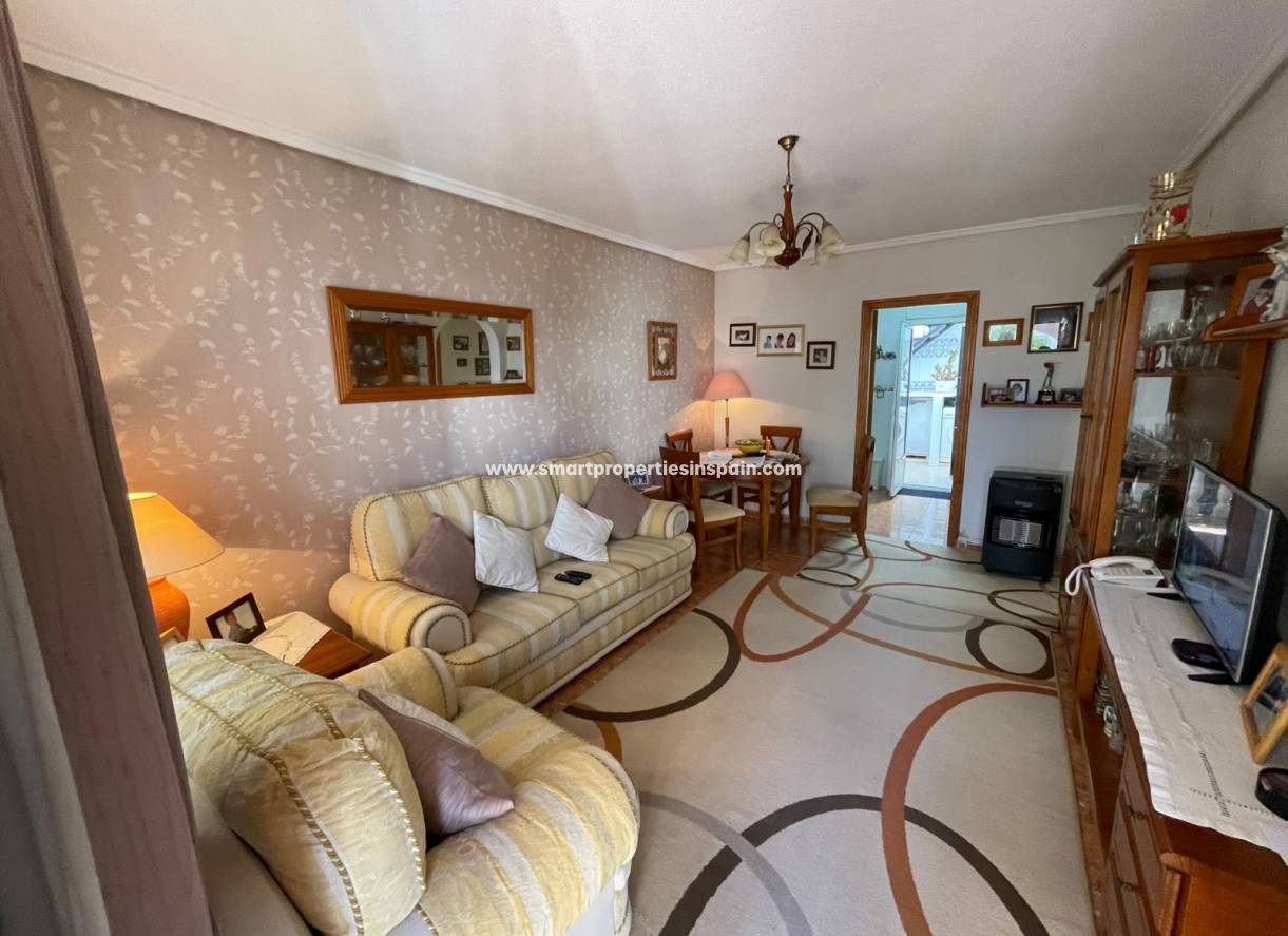 Wiederverkauf - Semi Detached Villa - La Marina - Urbanización La Marina