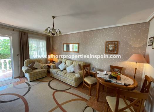Wiederverkauf - Semi Detached Villa - La Marina - Urbanización La Marina