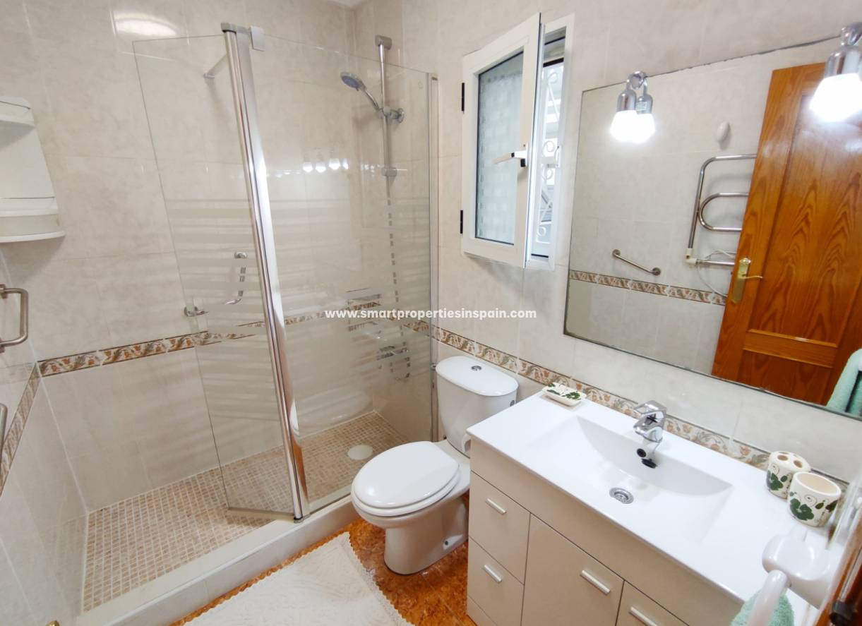 Wiederverkauf - Semi Detached Villa - La Marina - Urbanización La Marina