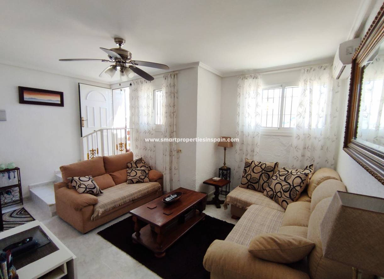 Wiederverkauf - Semi Detached Villa - La Marina - Urbanización La Marina