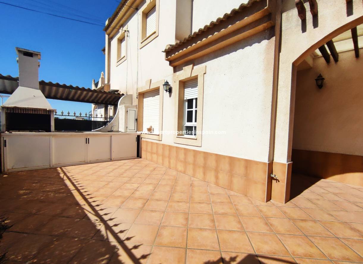 Wiederverkauf - Semi Detached Villa - La Marina - Urbanización La Marina