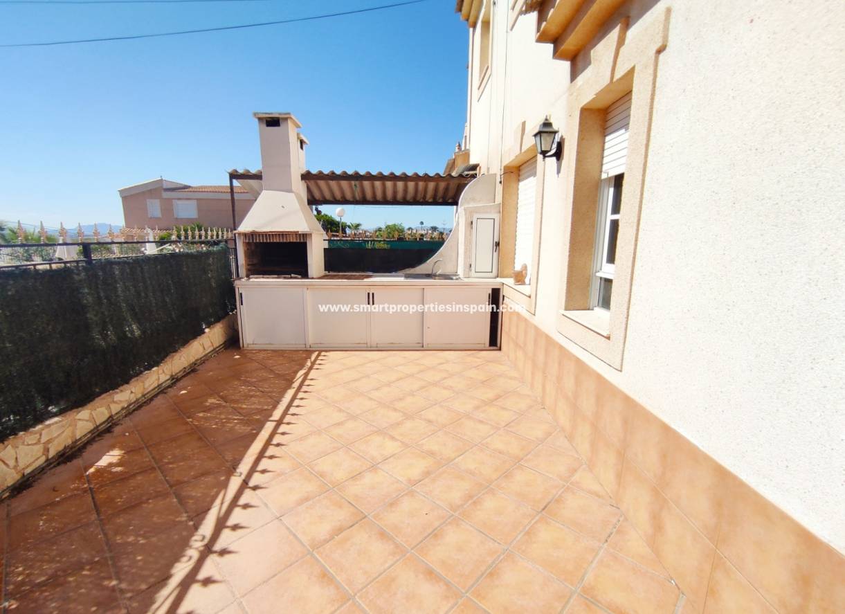 Wiederverkauf - Semi Detached Villa - La Marina - Urbanización La Marina