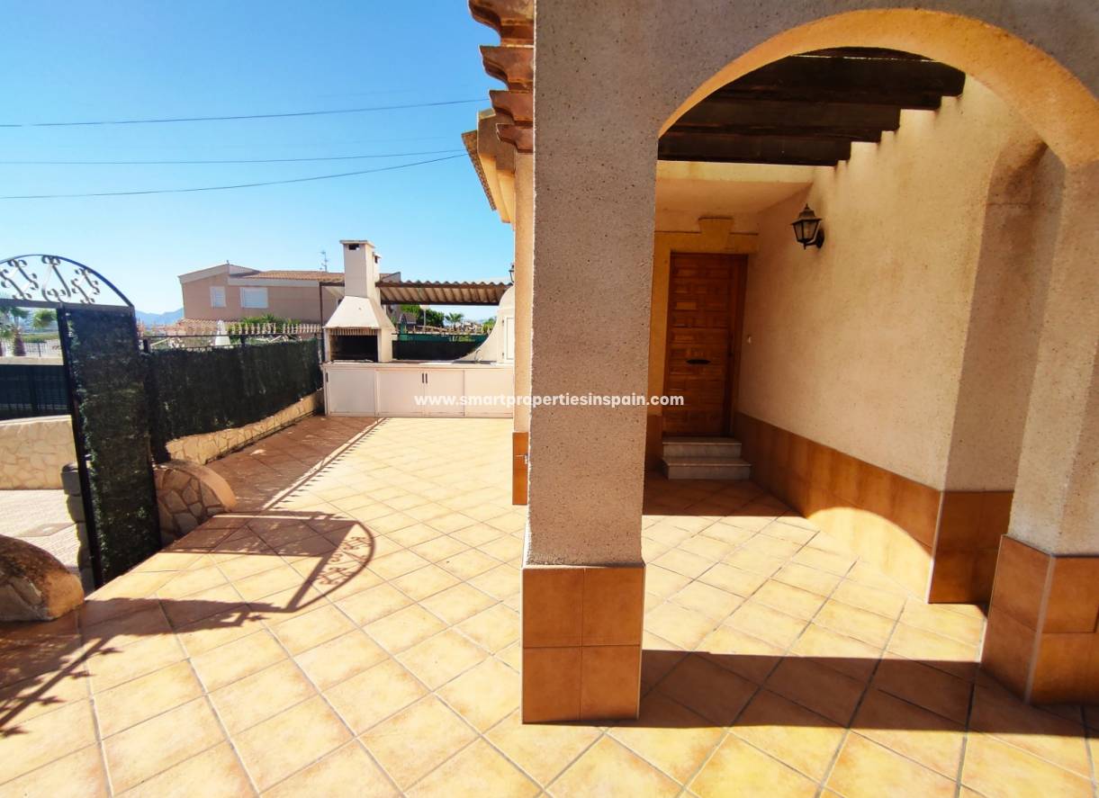 Wiederverkauf - Semi Detached Villa - La Marina - Urbanización La Marina