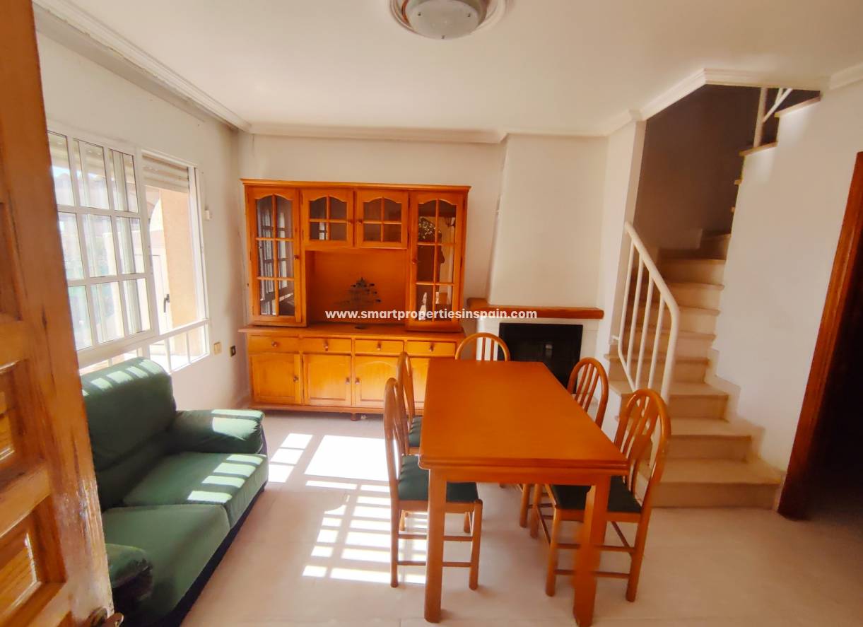 Wiederverkauf - Semi Detached Villa - La Marina - Urbanización La Marina