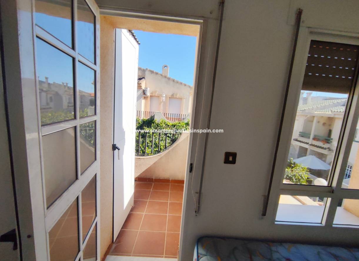 Wiederverkauf - Semi Detached Villa - La Marina - Urbanización La Marina