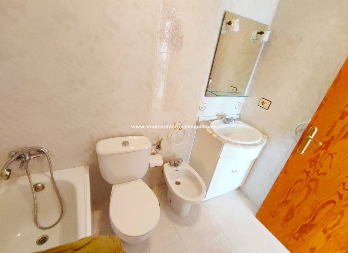 Wiederverkauf - Semi Detached Villa - La Marina - Urbanización La Marina