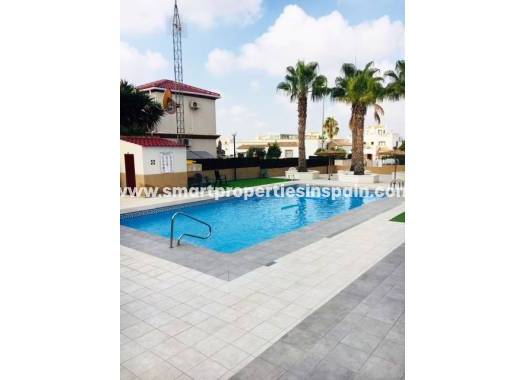 Wiederverkauf - Semi Detached Villa - La Marina - Urbanización La Marina