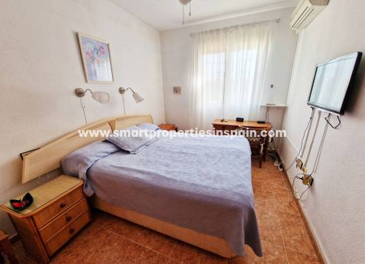 Wiederverkauf - Semi Detached Villa - La Marina - Urbanización La Marina
